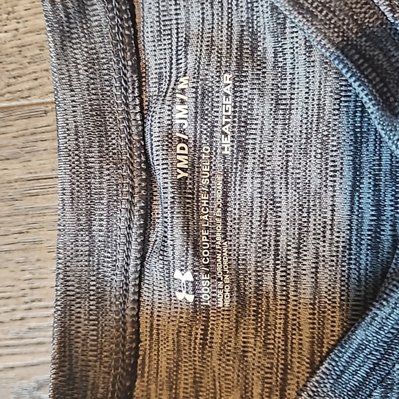 Under Armour Youth Medium Grey Shirt - Picture 3 of 4